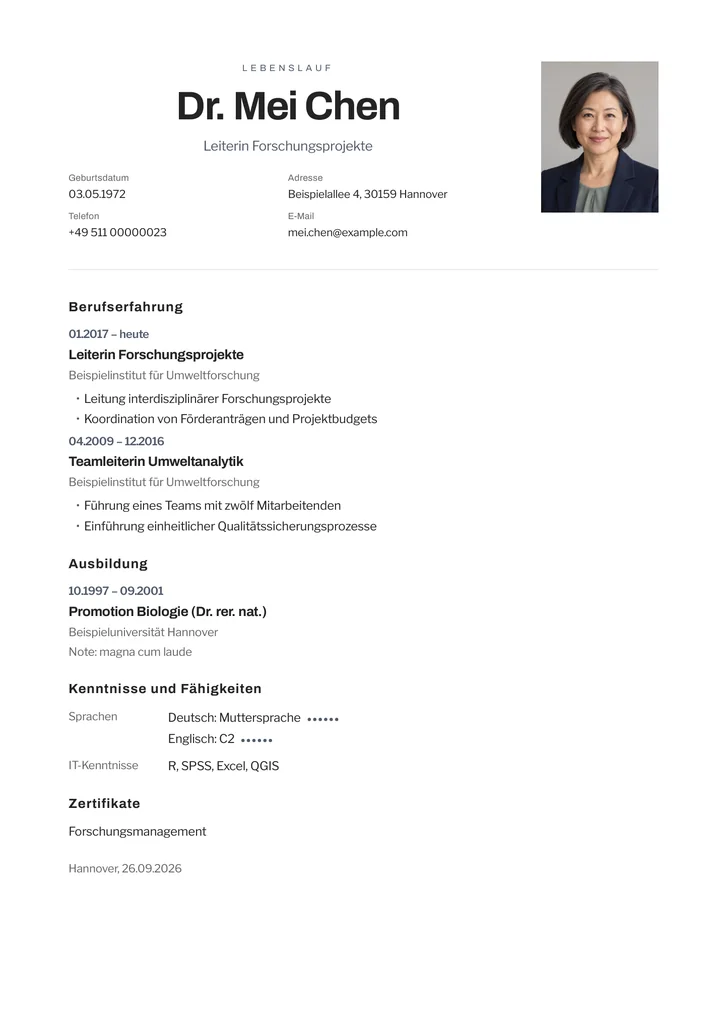 Lebenslauf-Vorlage Fokus, Dein Name steht mittig im klaren Fotokopf